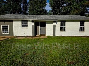 Building Photo - 68 Meadowlark Dr