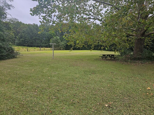 Building Photo - NEW LISTING!!!! Dont Miss Out
