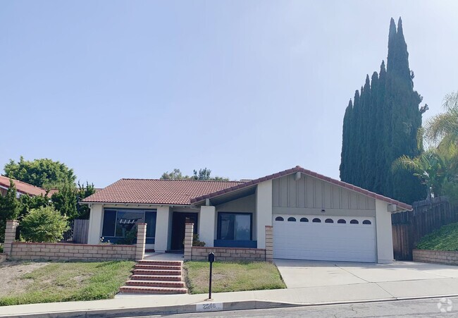 Building Photo - 2546 Cranberry Ln