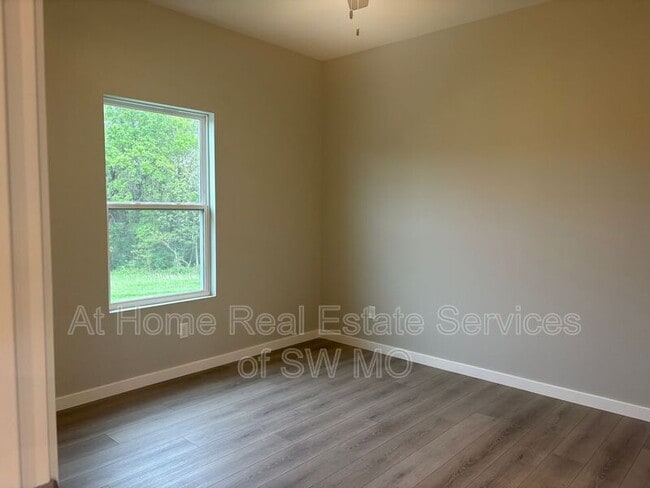 Building Photo - 1374 S Shayla Ave