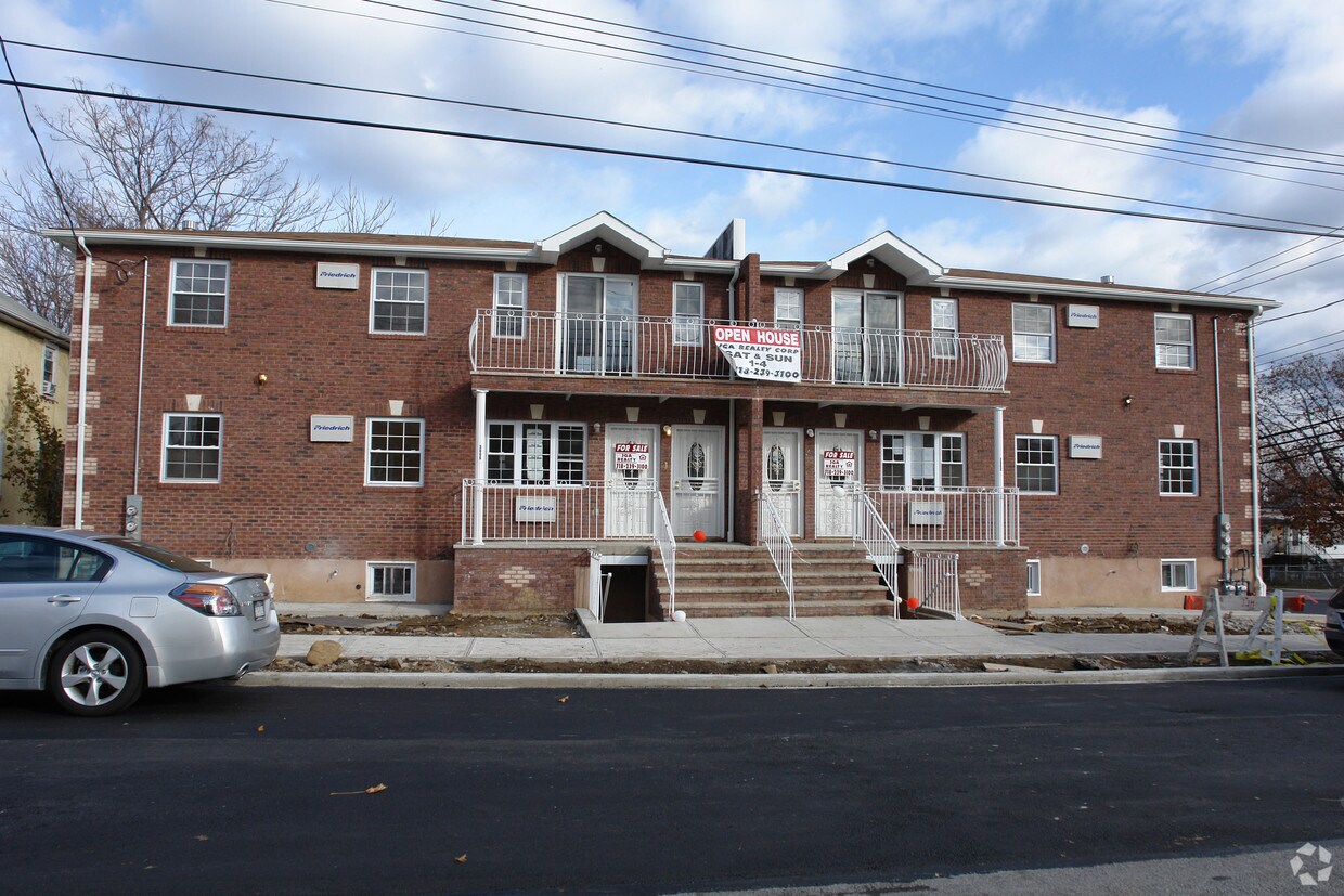Primary Photo - 3000-3006 Kingsland Ave