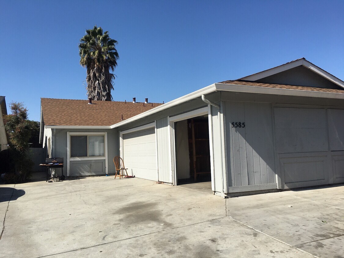 Foto principal - 5583 Lean Ave