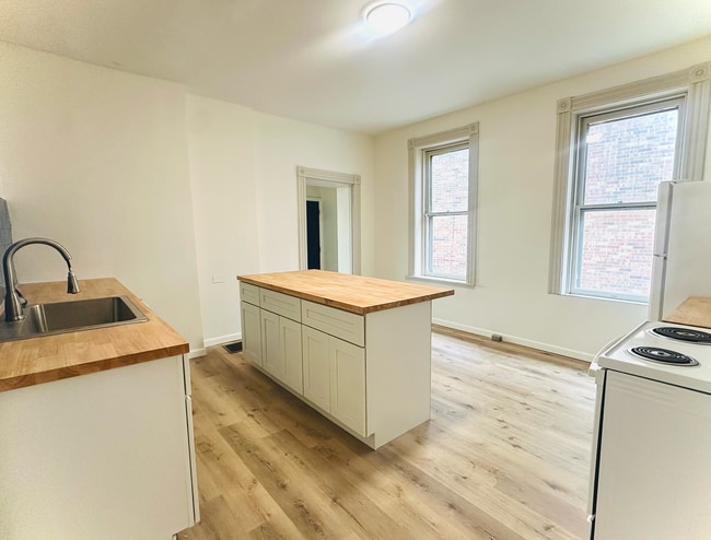 Building Photo - 4325 MorganFord Rd