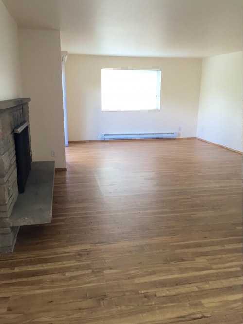 Building Photo - 1413 - 4th Ave W Apts - 2 bedrooms