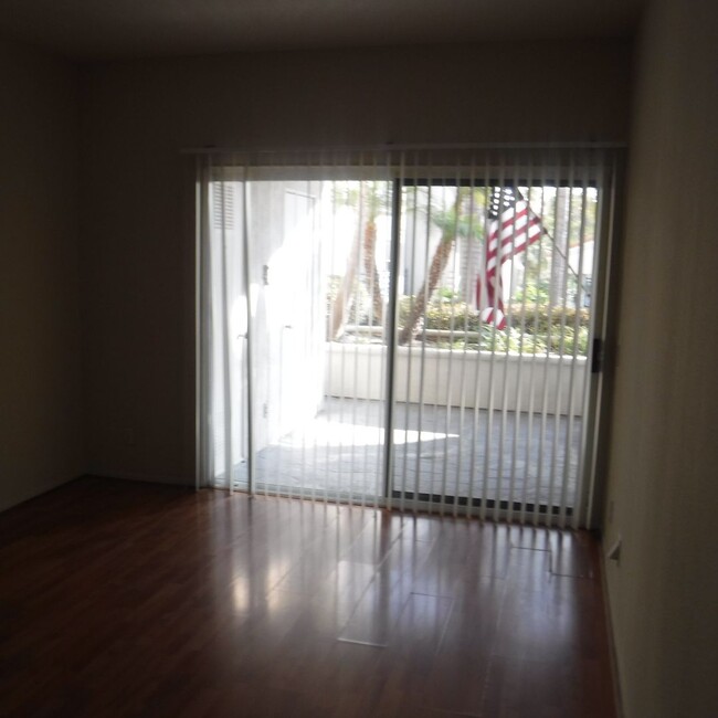 Foto del edificio - Townsquare: 1 Bedroom 1 Bath Condo,