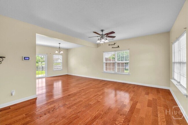 Foto del edificio - 256 Savannah Ln