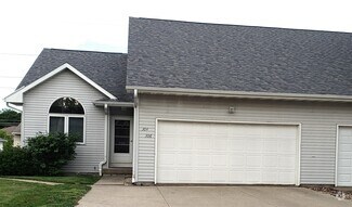 Building Photo - 304 Cayman St