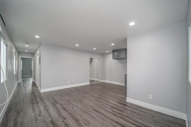 Building Photo - 1309 E Pacific Coast Hwy