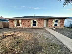 Building Photo - 3101 Silverdale Ln