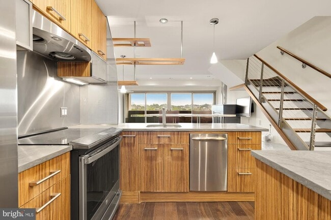 Foto del edificio - 2501 M St NW