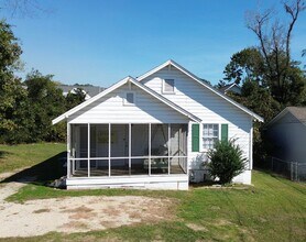 Building Photo - 228 Cook St