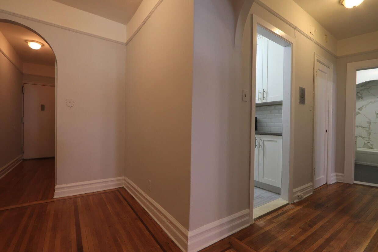 201 E 18th St Unit 1F, Manhattan, NY 11219 Apartment for Rent in