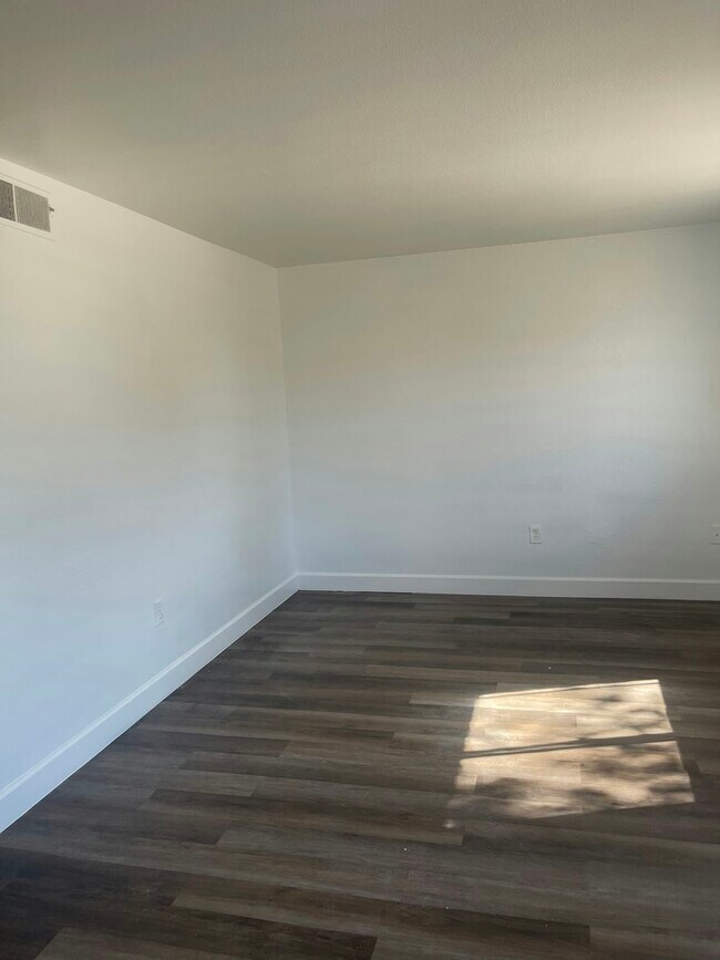 Foto del edificio - 3136 E Cicero St