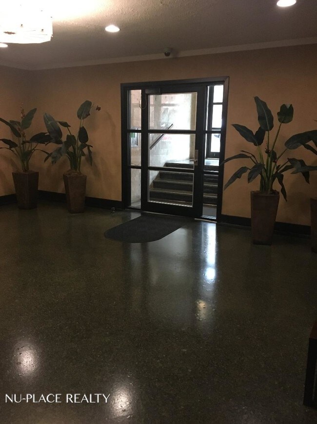Foto del edificio - 10212 65th Ave