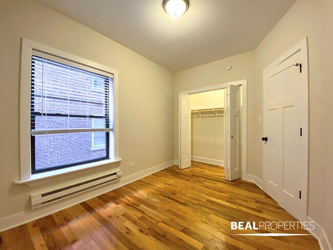 Foto del edificio - 1031 Dempster St