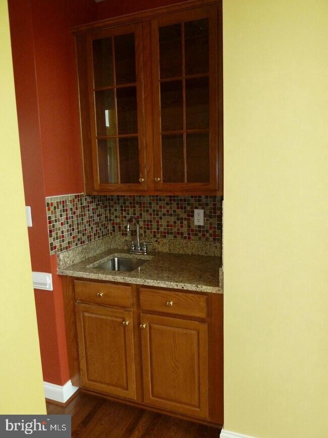 Building Photo - 8219 Arbor Meadows Ln