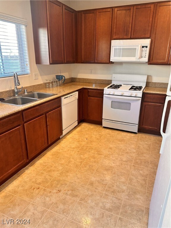 Building Photo - 6976 Majestic Palm Dr