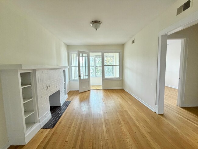 Foto del edificio - 2659 N Saint Louis Ave