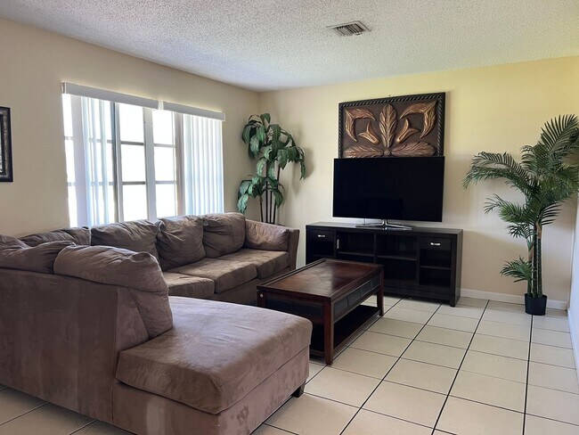 Foto del edificio - * Coming Soon * Furnished 2/2 in Port St Lucie