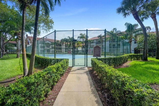 Foto del edificio - 530 S Park Rd