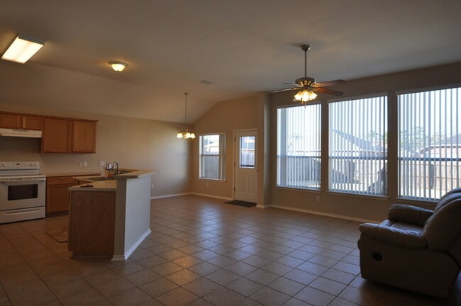 Foto del edificio - Custom Built Home in Flint!