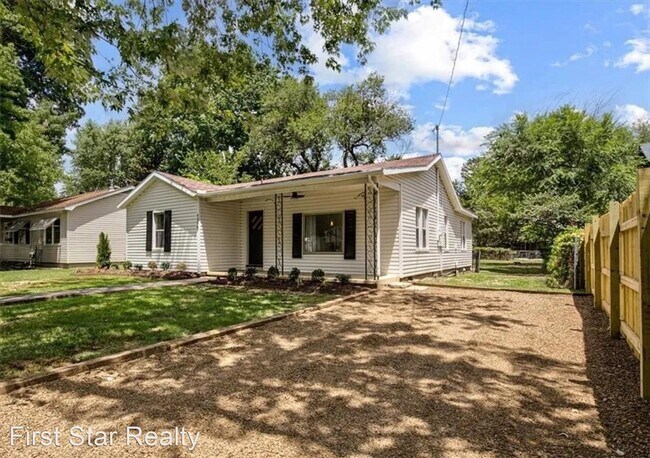 Building Photo - 3 br, 2 bath House - 1318 S West Ave