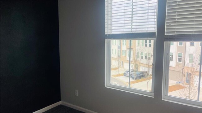 Foto del edificio - 381 Skylar Way SE
