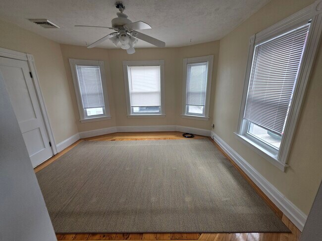 Building Photo - 214 Alsace St