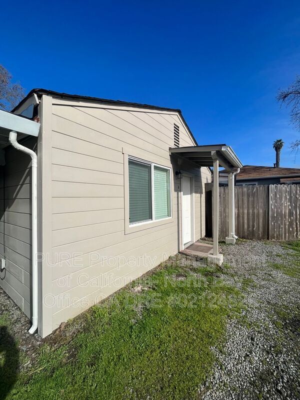 Foto principal - 1293 Clover Dr