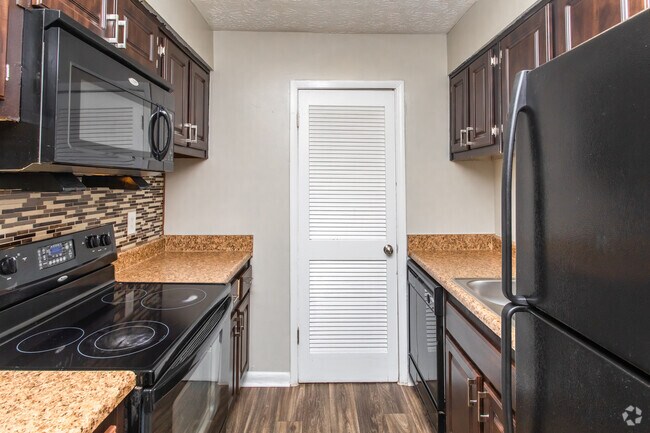 2HAB, 2BA - 1,228 ft² - Veritas at East Cobb