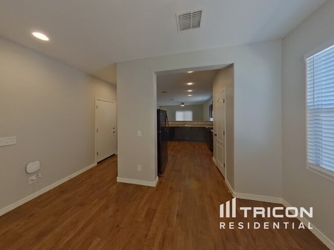 Building Photo - 19550 N Salerno Cir