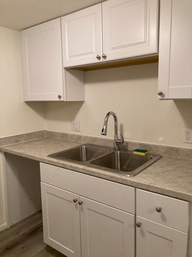 Foto del edificio - Northeast Condo