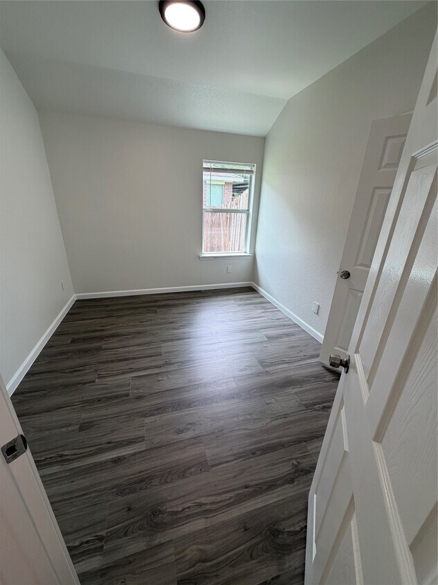 Foto del edificio - 2205 Highland Crossing Dr