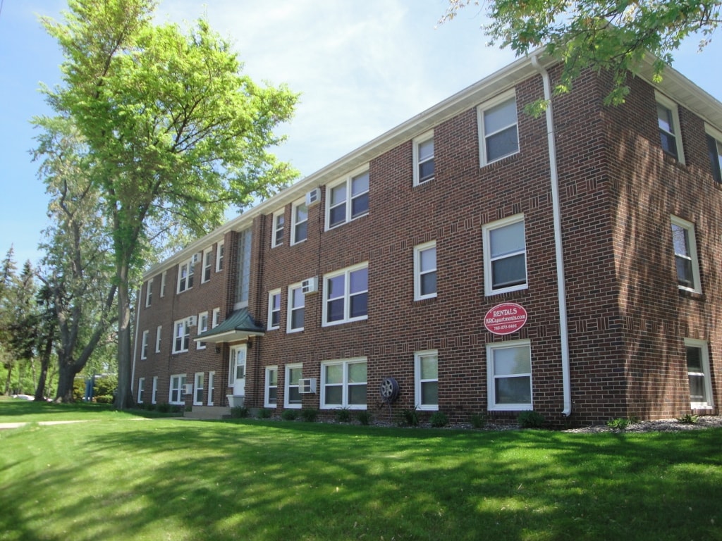 Primary Photo - Highway 7 Apartments