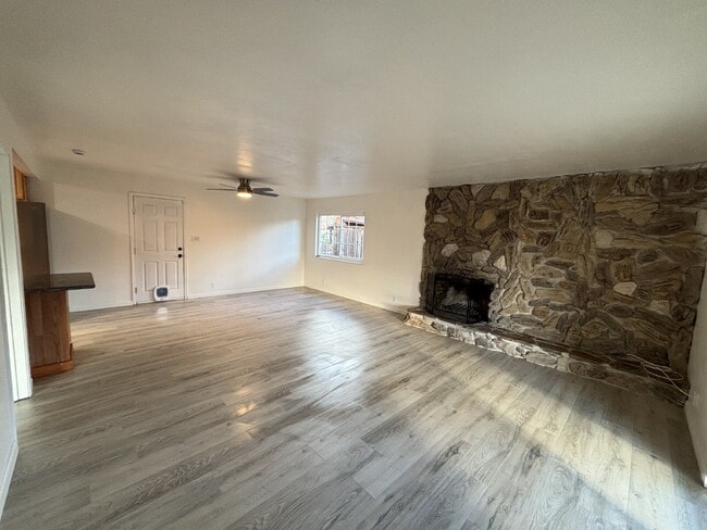 Building Photo - "Charming 3-Bed Oasis with Scenic Views & ...