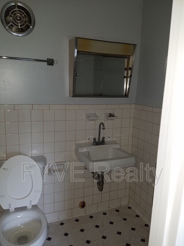 Foto del edificio - 2403 Howard St