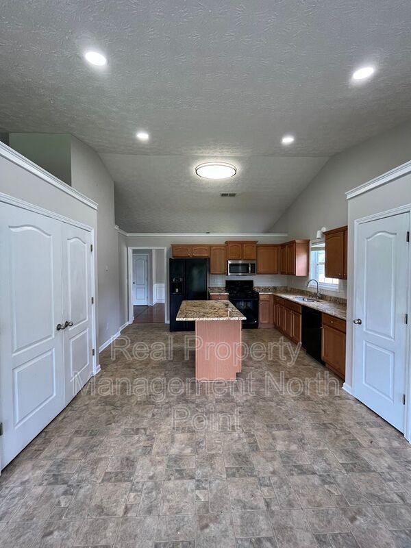 Foto del edificio - 3015 Millpine Ct NE