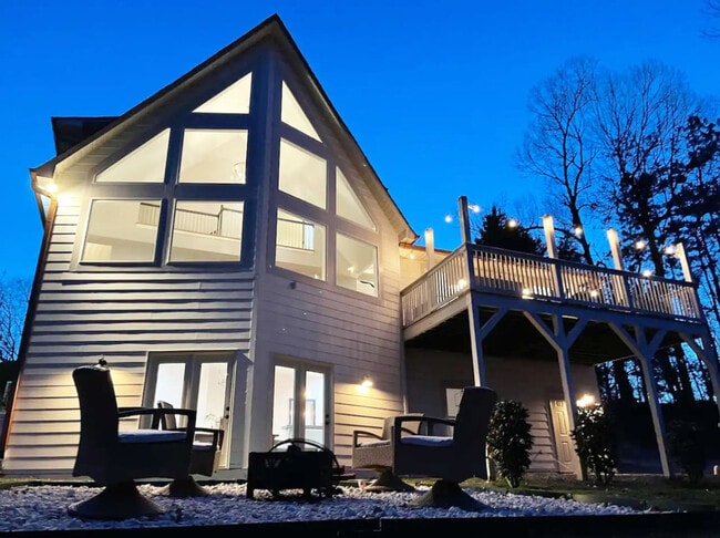 Building Photo - 555 Laurel Cove Rd