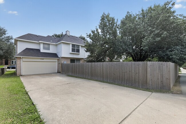 Foto del edificio - 2740 Windswept Ln