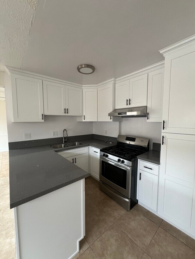 Foto del edificio - Remodeled 2 Bedroom in Long Beach City