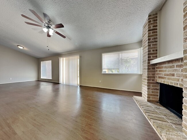 Building Photo - 17803 Glenmark Dr