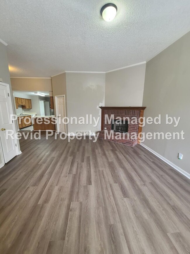 Building Photo - Spacious 2 bedroom 2 bathroom in 38141!
