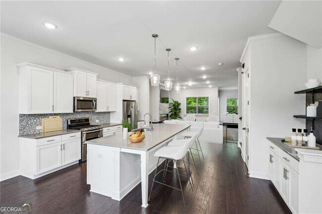 Foto del edificio - 687 Avondale Creek Dr.