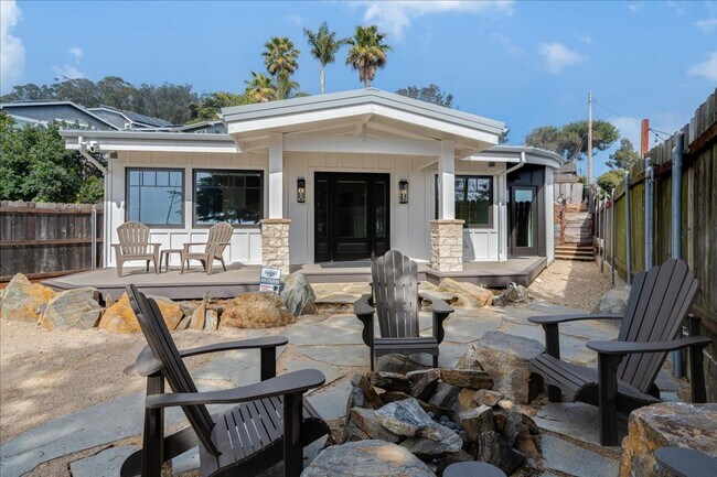 Building Photo - NEW Bay Front House - 1 bd, 1 ba, gated en...