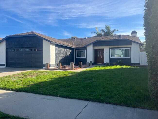 Foto del edificio - "Charming 4-Bedroom Coastal Retreat with 2 Baths"