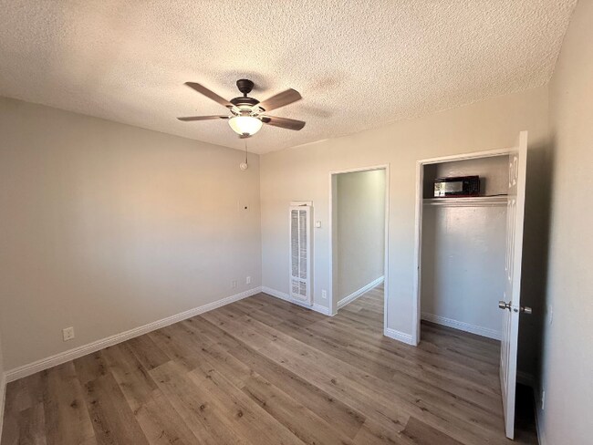 Foto del edificio - 8100 S Western Ave