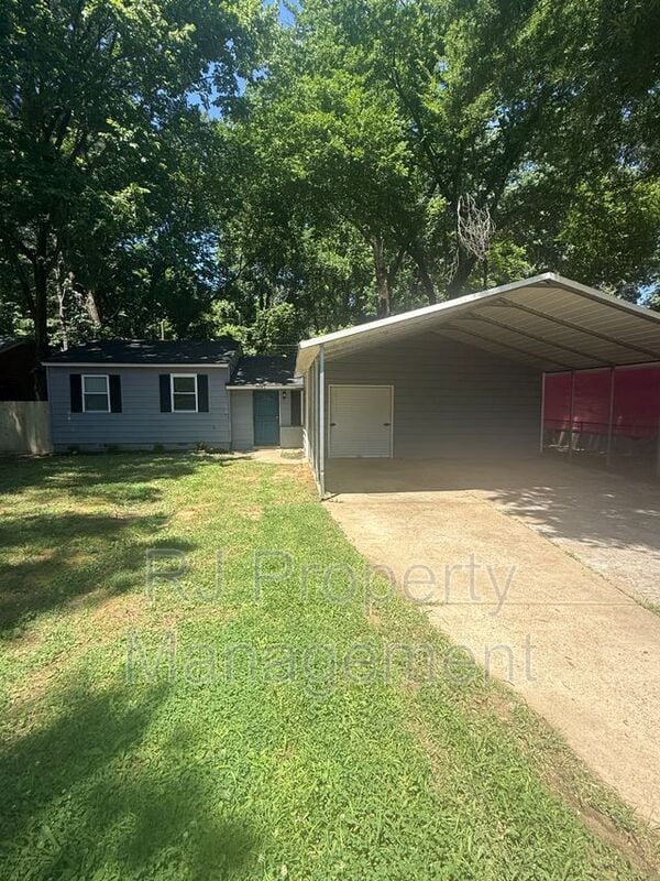 Building Photo - 3981 Maynard Dr