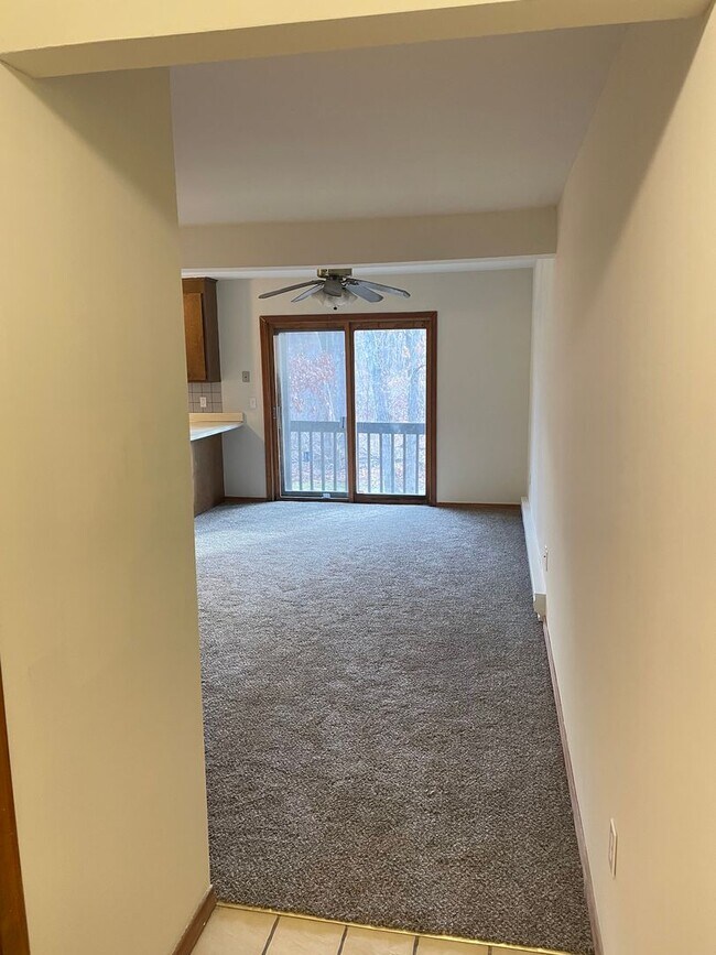 Foto del edificio - Plainville Woods Condo