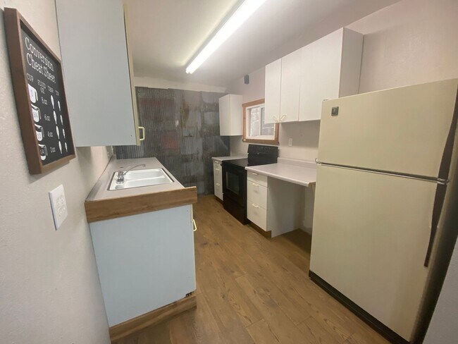 Foto del edificio - 24 S Woodard Ave