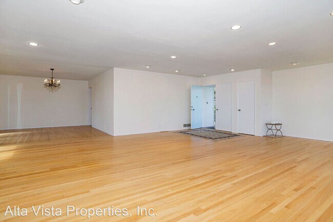 Building Photo - 4 br, 4 bath House - 5832 Corral Way